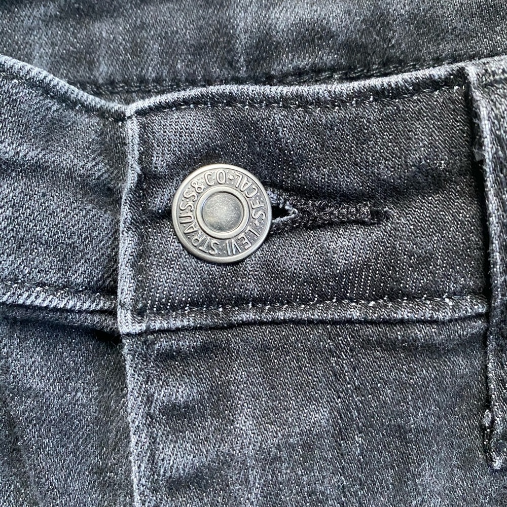 Levi fringe jeans